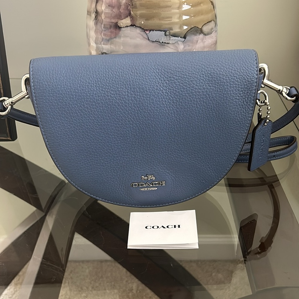 Authentic Coach Crossbody Bag - Picture 4 of 10